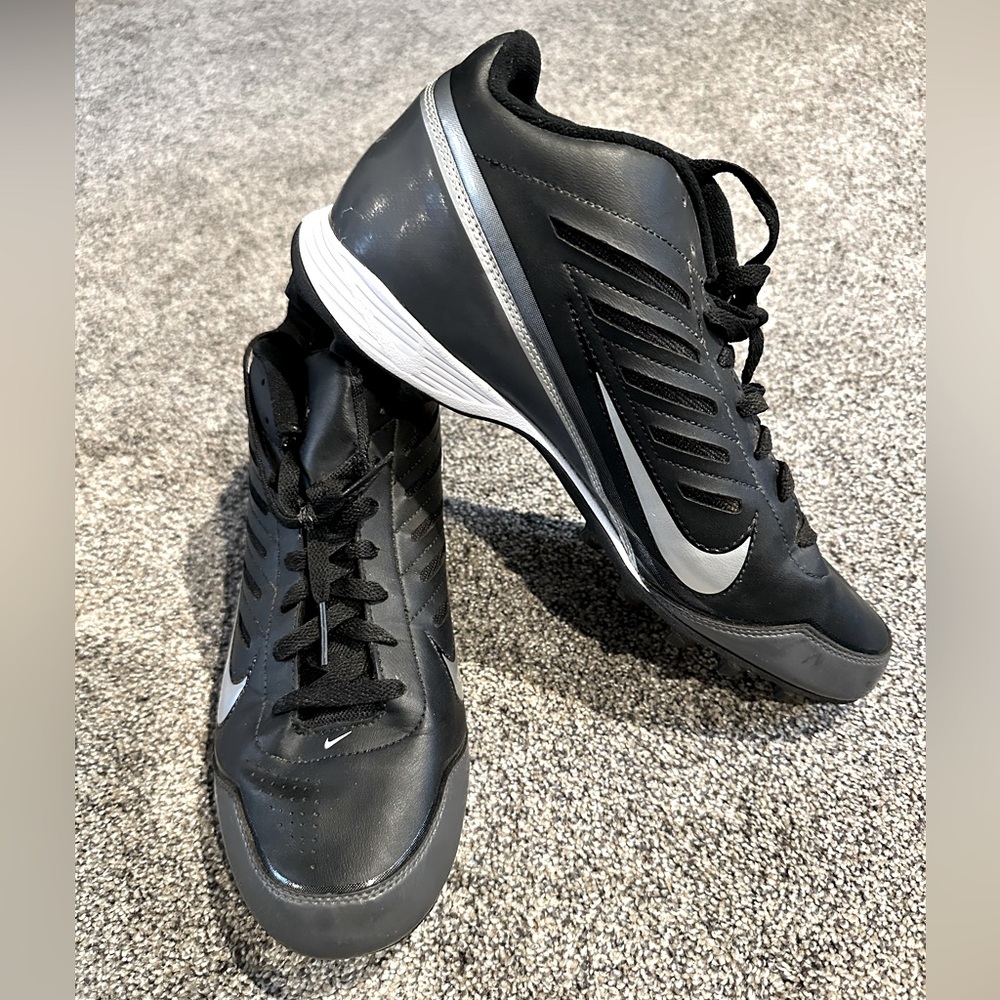 Nike Land Shark 3/4 Men's Football Cleats - Size 13 - Pre- Loved